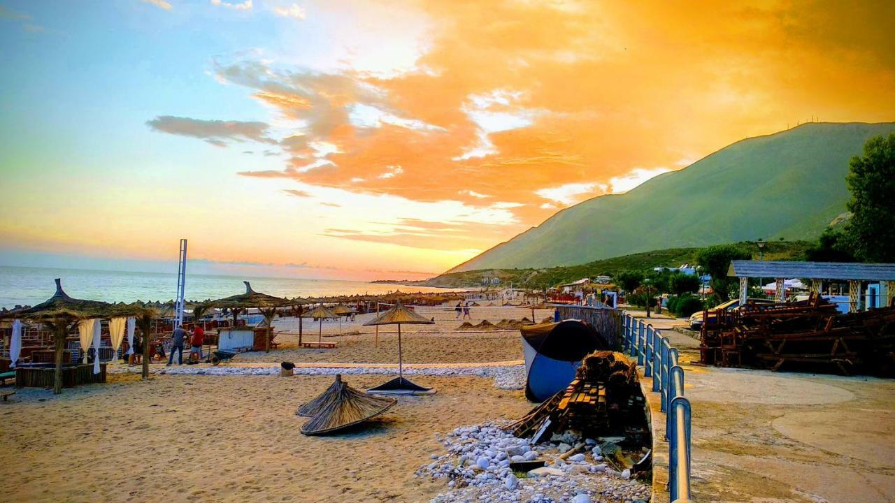 Glamping Rooms At The Sea Turtle Dhërmi Kültér fotó